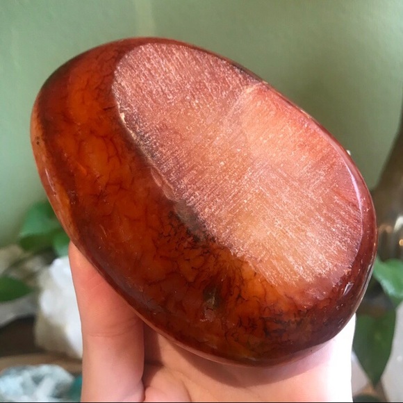 Carnelian agate polished crystal jewelry bowl - Picture 4 of 4